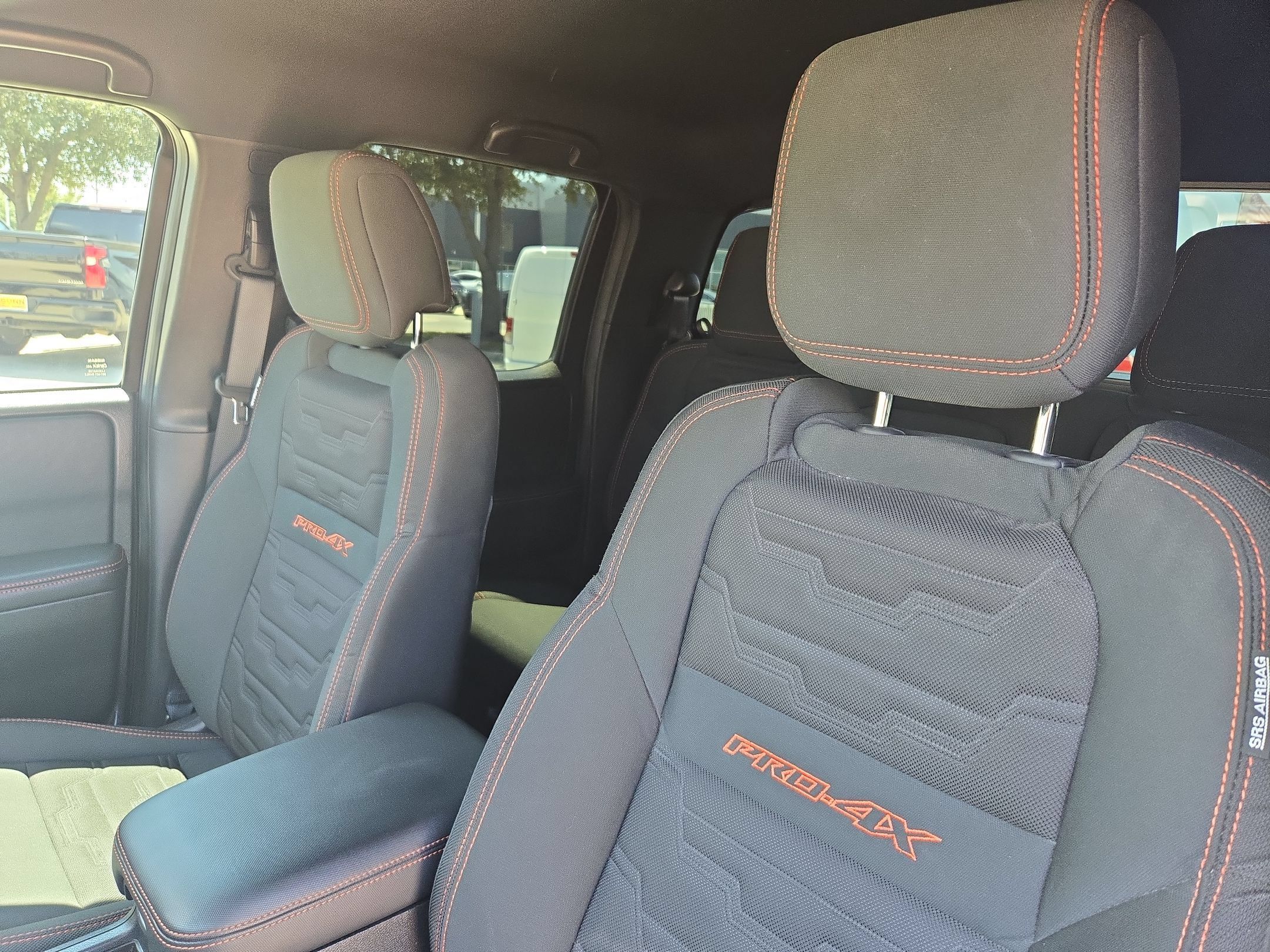 Used 2024 Nissan Frontier PRO-4X w/ Pro Convenience Package AWD/4WD image 9