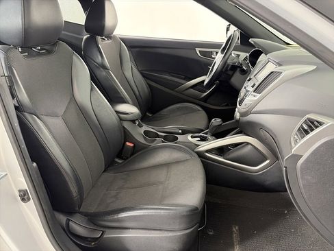 Used 2016 Hyundai Veloster w/ Option Group 03 image 29