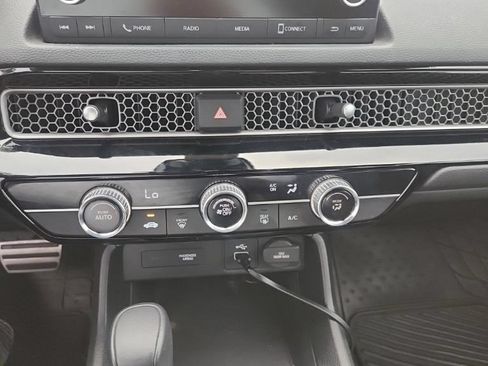 Used 2024 Honda Civic Sport image 3