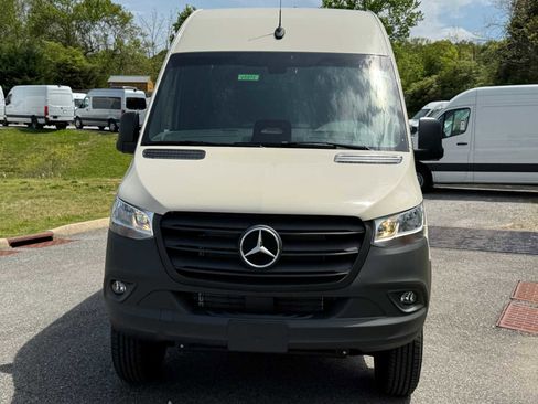 New 2025 Mercedes-Benz Sprinter 2500 image 9