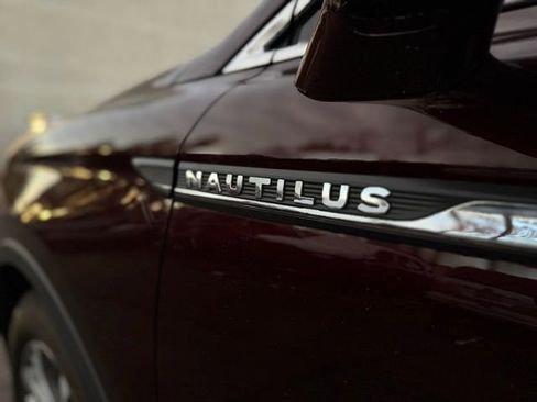 Certified 2023 Lincoln Nautilus AWD w/ Premium Package image 8