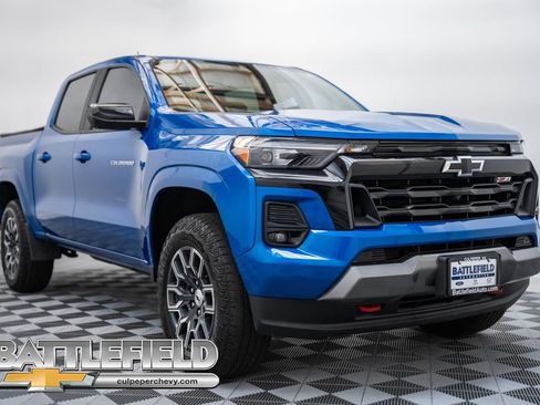Used 2023 Chevrolet Colorado Z71 w/ Z71 Convenience Package 2 AWD/4WD image 1