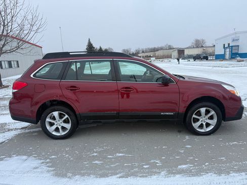 Used 2014 Subaru Outback 2.5i w/ Alloy Wheel Package image 4