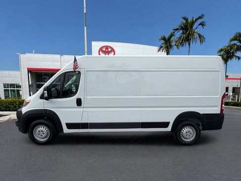 Used 2025 RAM ProMaster 2500 w/ Convenience Group FWD image 4