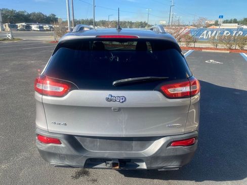 Used 2015 Jeep Cherokee Latitude w/ Comfort/Convenience Group image 4