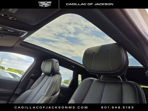 New 2026 Cadillac Lyriq Luxury RWD image 5