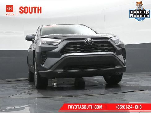 Used 2025 Toyota RAV4 XLE AWD/4WD image 39