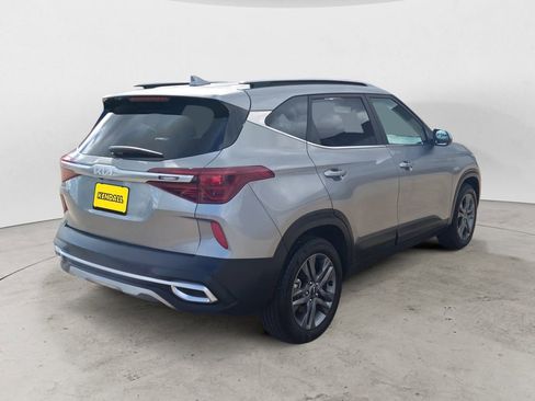 Used 2023 Kia Seltos S w/ Navigation Package AWD/4WD image 5