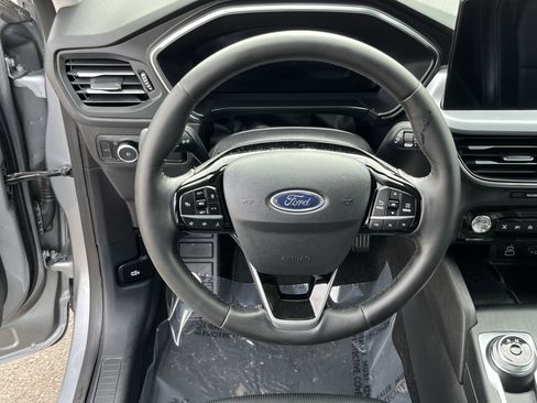 Used 2024 Ford Escape Platinum image 12