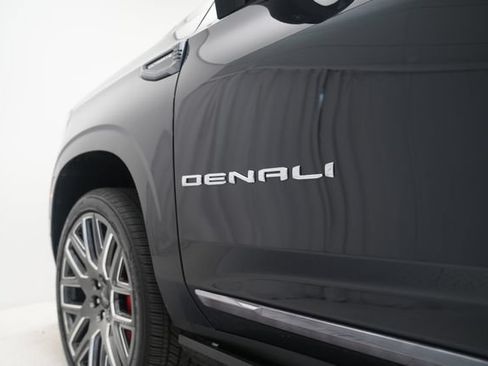 Used 2025 GMC Yukon Denali Ultimate w/ LPO, Floor Liner Package AWD/4WD image 11