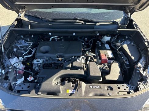 Used 2022 Toyota RAV4 XLE image 33