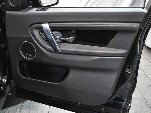 Used 2023 Land Rover Discovery Sport SE image 16