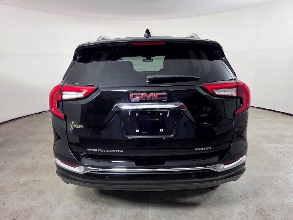 Used 2024 GMC Terrain Denali w/ Denali Premium Package AWD/4WD image 5