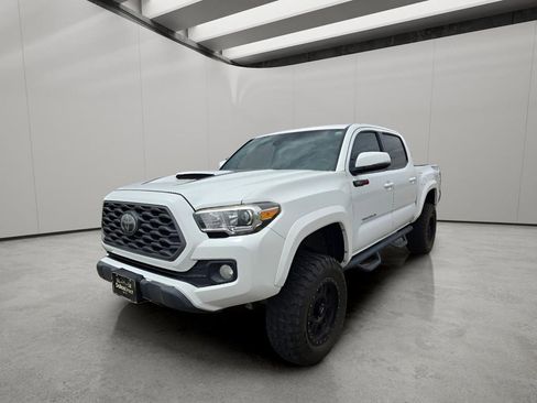 Used 2020 Toyota Tacoma TRD Sport w/ Technology Package AWD/4WD image 1