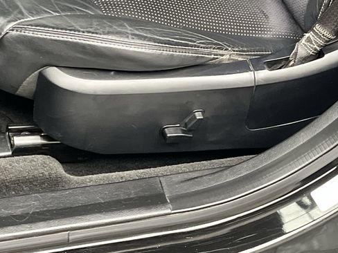 Used 2012 Chrysler 200 S image 9