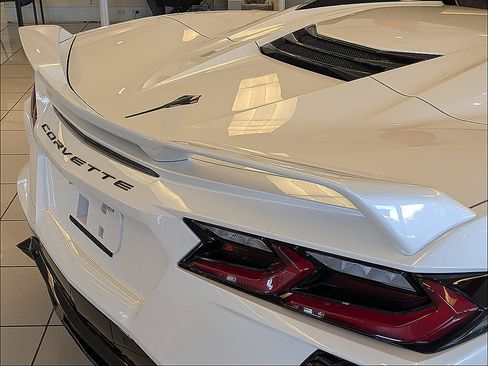 Used 2023 Chevrolet Corvette Stingray Premium Conv w/ Z51 Performance Package RWD image 14