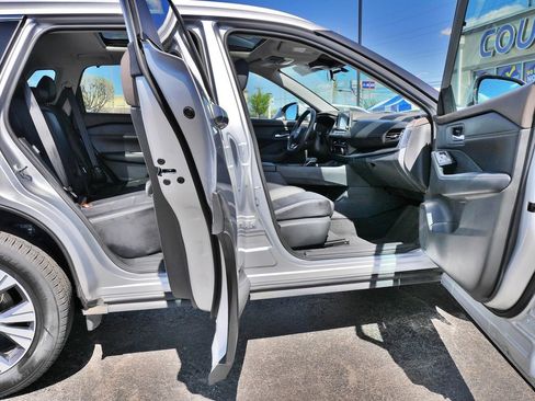 Used 2023 Nissan Rogue SV w/ SV Premium B Package image 10