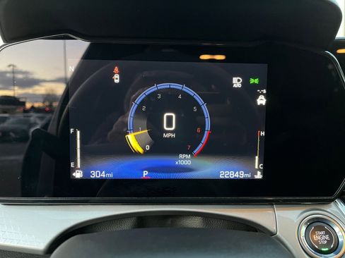 Used 2025 Chevrolet Trax LT image 40