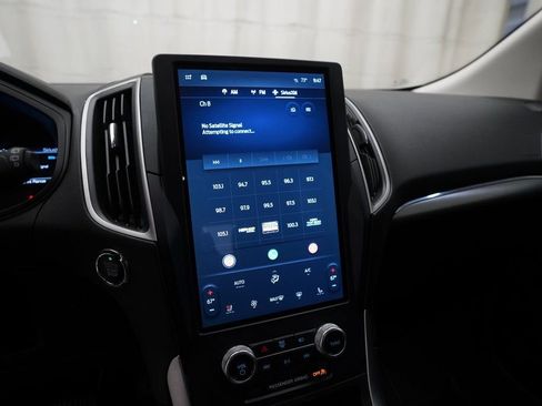 Used 2022 Ford Edge SEL w/ Sport Appearance Package image 6