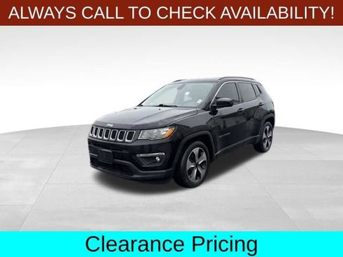 Used 2018 Jeep Compass Latitude FWD image 3