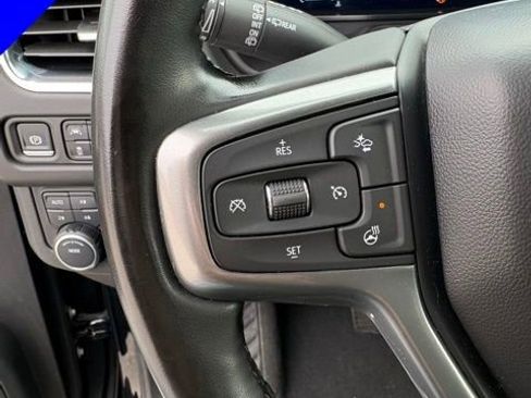 Used 2024 Chevrolet Suburban Premier w/ Premium Package 2 AWD/4WD image 15