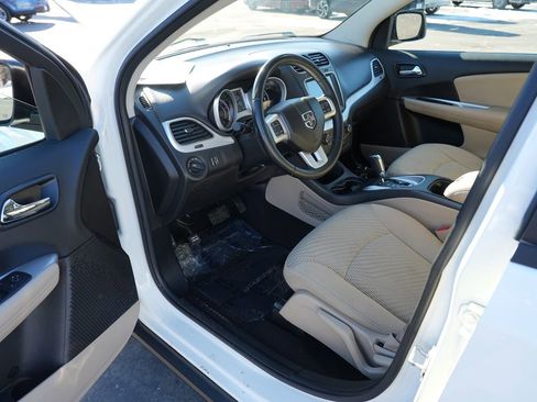 Used 2017 Dodge Journey SE w/ Safe & Sound Group image 13