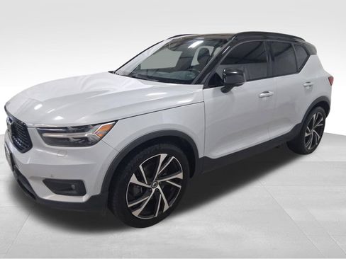 Used 2020 Volvo XC40 T5 R-Design w/ Protection Package Premier AWD/4WD image 1