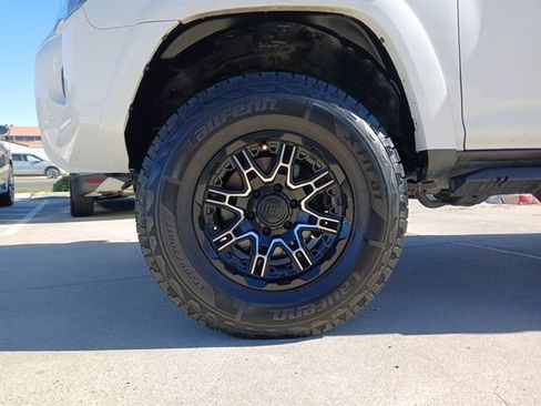 Used 2022 Toyota 4Runner SR5 image 6