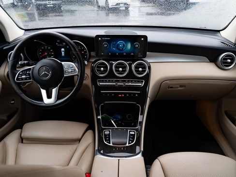 Used 2021 Mercedes-Benz GLC 300 4MATIC image 8
