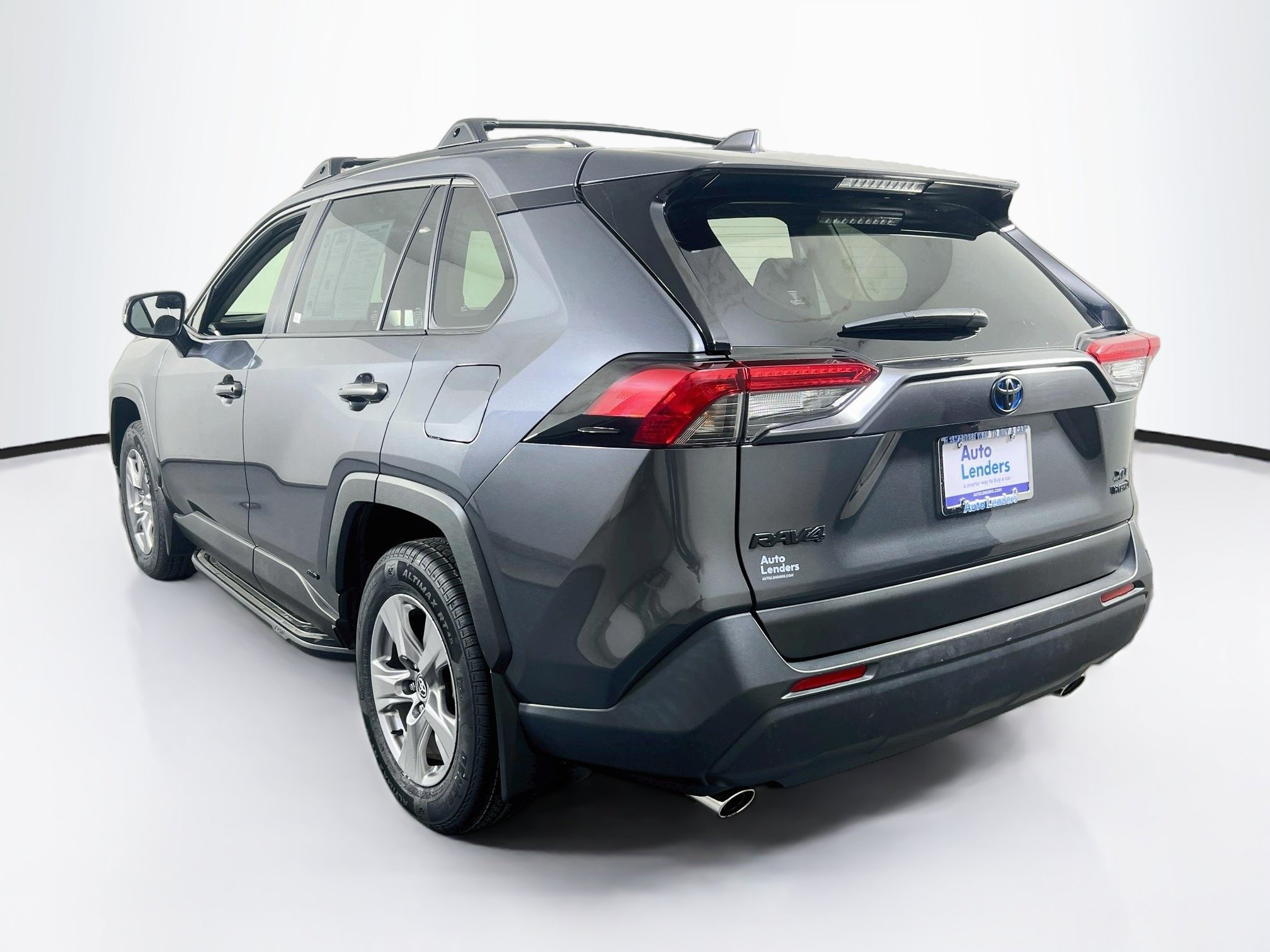 Used 2022 Toyota RAV4 XLE w/ Convenience Package AWD/4WD image 7