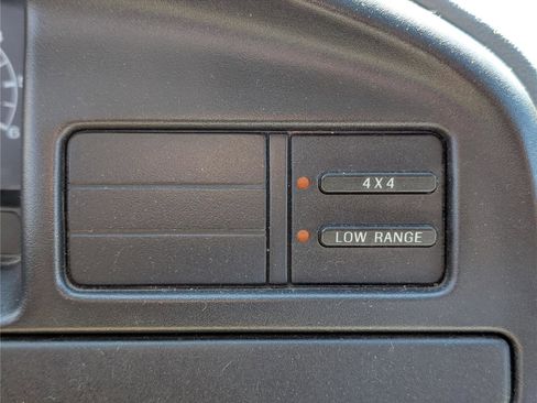 Used 1994 Ford Bronco XLT image 21