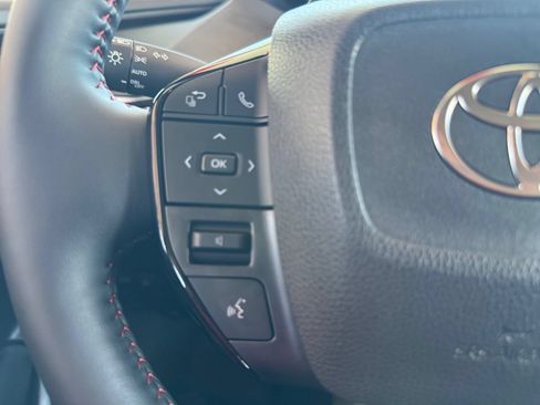 New 2027 Toyota Prius Plug-In Hybrid FWD image 20