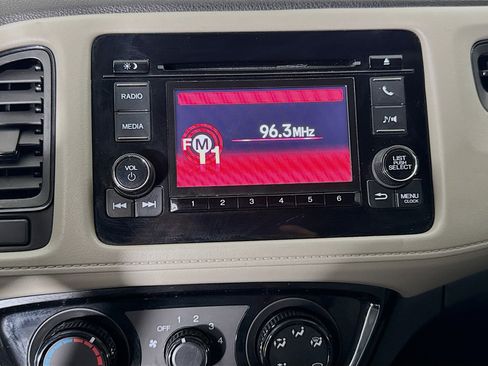 Used 2020 Honda HR-V LX image 17