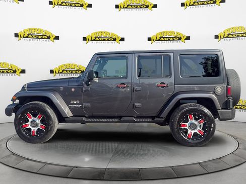 Used 2017 Jeep Wrangler Unlimited Sahara w/ Max Tow Package AWD/4WD image 2