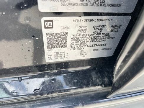 Used 2025 GMC Sierra 1500 SLT AWD/4WD image 14
