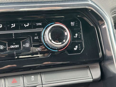 Used 2024 GMC Sierra 3500 Denali w/ Denali Reserve Package image 26