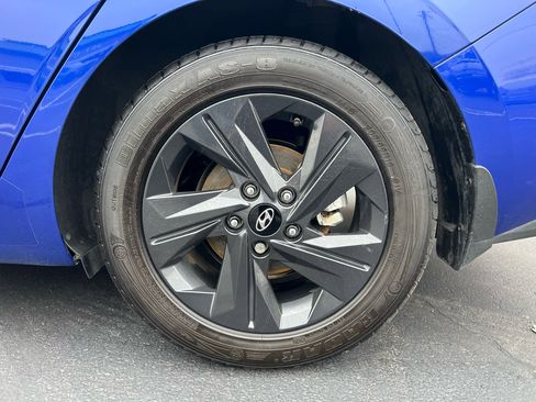 Used 2023 Hyundai Elantra SEL image 18