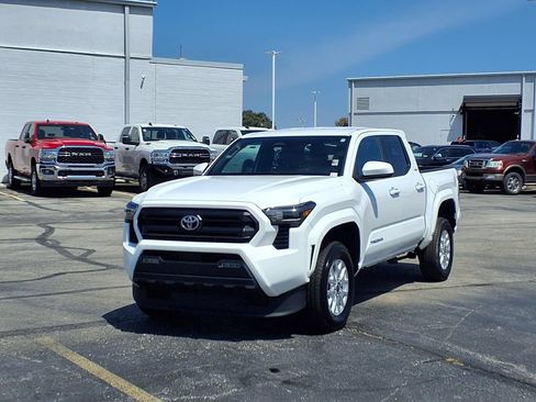 Used 2024 Toyota Tacoma SR5 RWD image 2