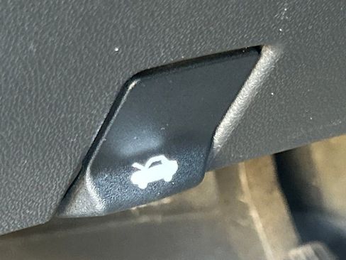 Used 2024 Chevrolet Silverado 2500 LT image 64