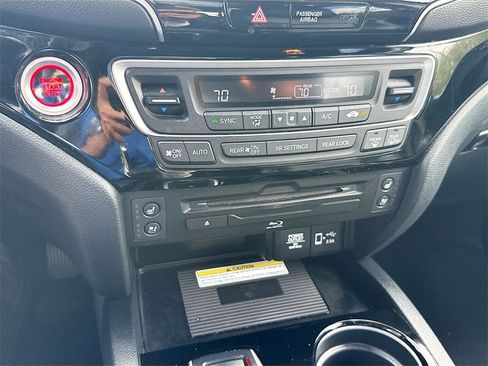 Used 2020 Honda Pilot Elite image 16