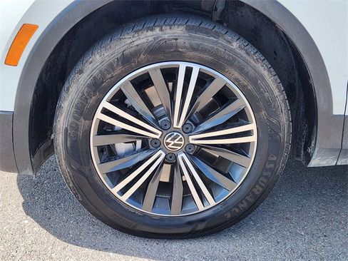 Used 2024 Volkswagen Tiguan SE image 13