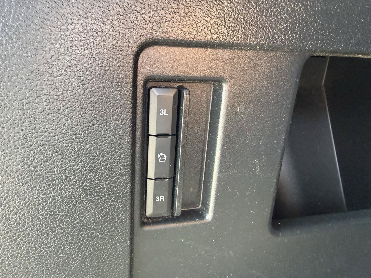 Used 2020 Ford Expedition XLT w/ Equipment Group 201A RWD image 18