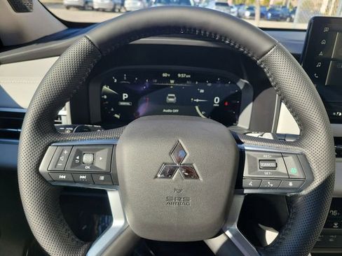 New 2026 Mitsubishi Outlander SE image 25