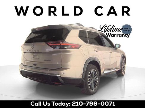 Used 2025 Nissan Rogue Platinum FWD image 2
