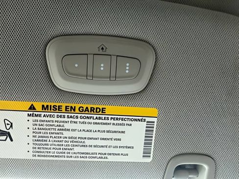 Certified 2024 Chrysler Pacifica Limited FWD image 26