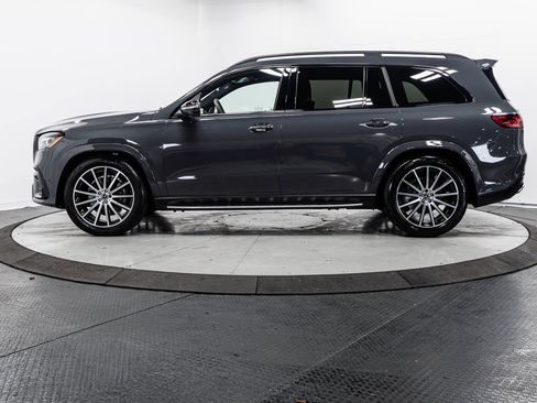Used 2025 Mercedes-Benz GLS 580 4MATIC image 4