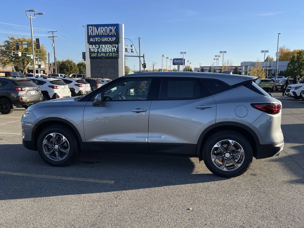 Used 2025 Chevrolet Blazer LT FWD image 4