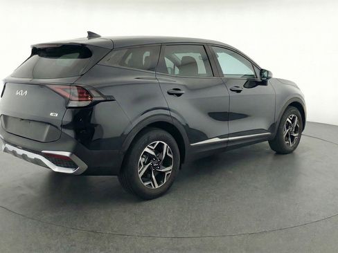 Used 2025 Kia Sportage LX image 9