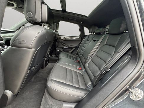 Used 2022 Porsche Macan S AWD/4WD image 40