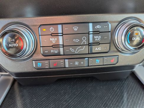 Used 2021 Ford F450 Platinum w/ FX4 Off-Road Package image 27